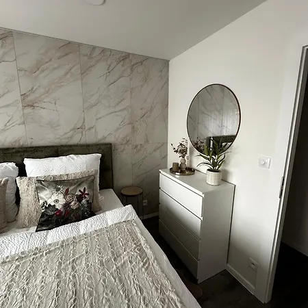 Design Close To Centre Apartment