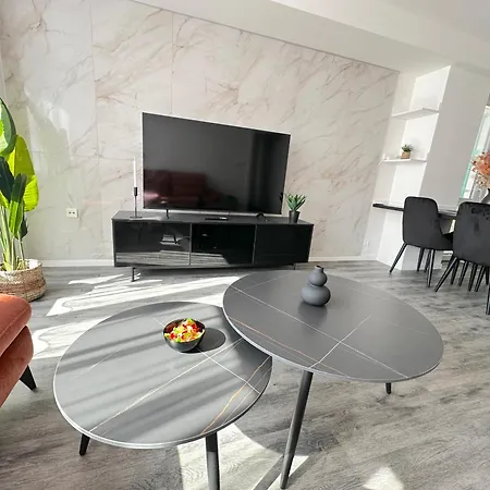 Design Close To Centre *