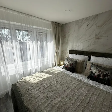 Design Close To Centre