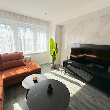 Design Close To Centre *