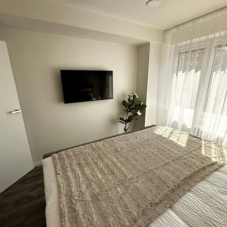 Design Close To Centre *