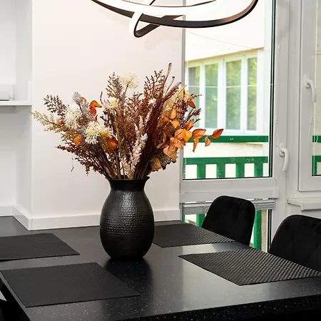 Design Close To Centre *