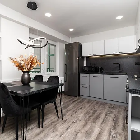 Design Close To Centre Apartment